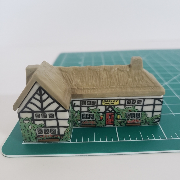 Wade England Figurines Whimsey on Why The Barley Mow #8 - Picture 7 of 9